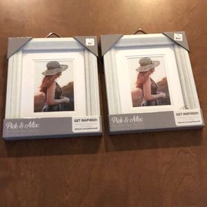 Set of two picture frames